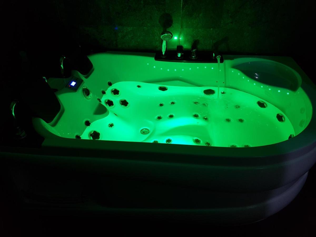 Lights Spa National Arena Mega Mall Monza Бухарест Екстер'єр фото